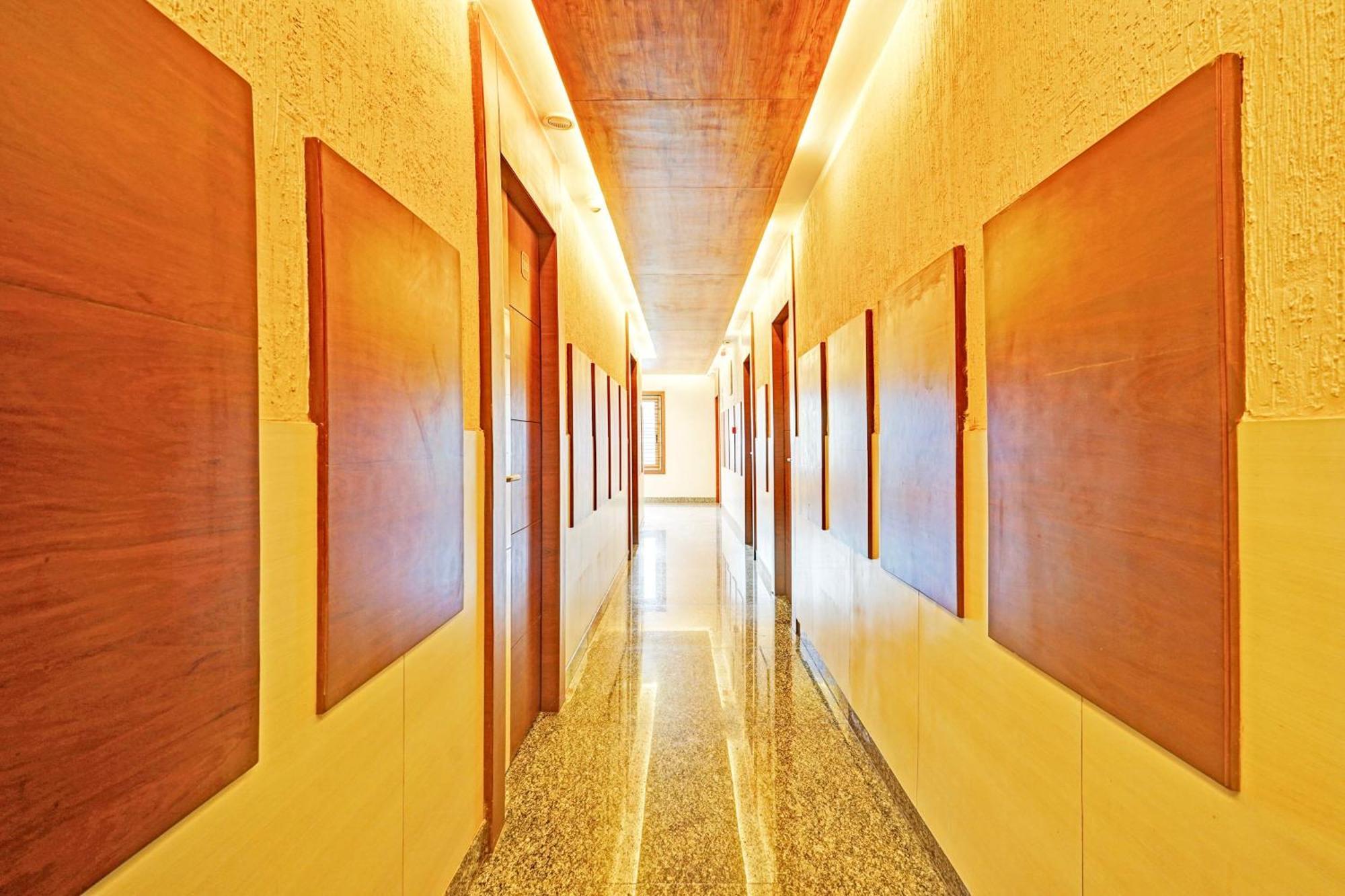 Super Townhouse Indiranagar Hotel Бангалор Екстериор снимка