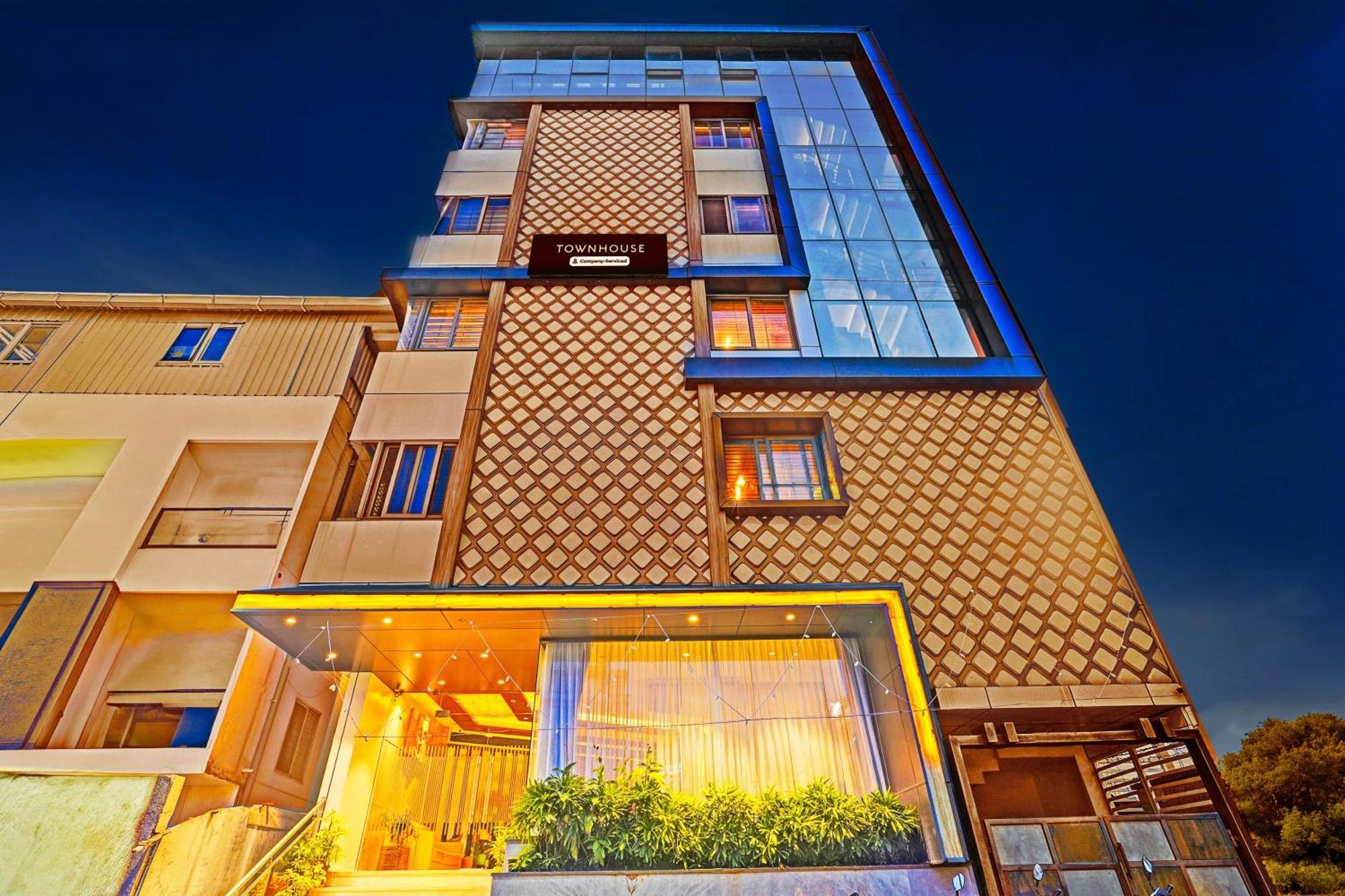 Super Townhouse Indiranagar Hotel Бангалор Екстериор снимка