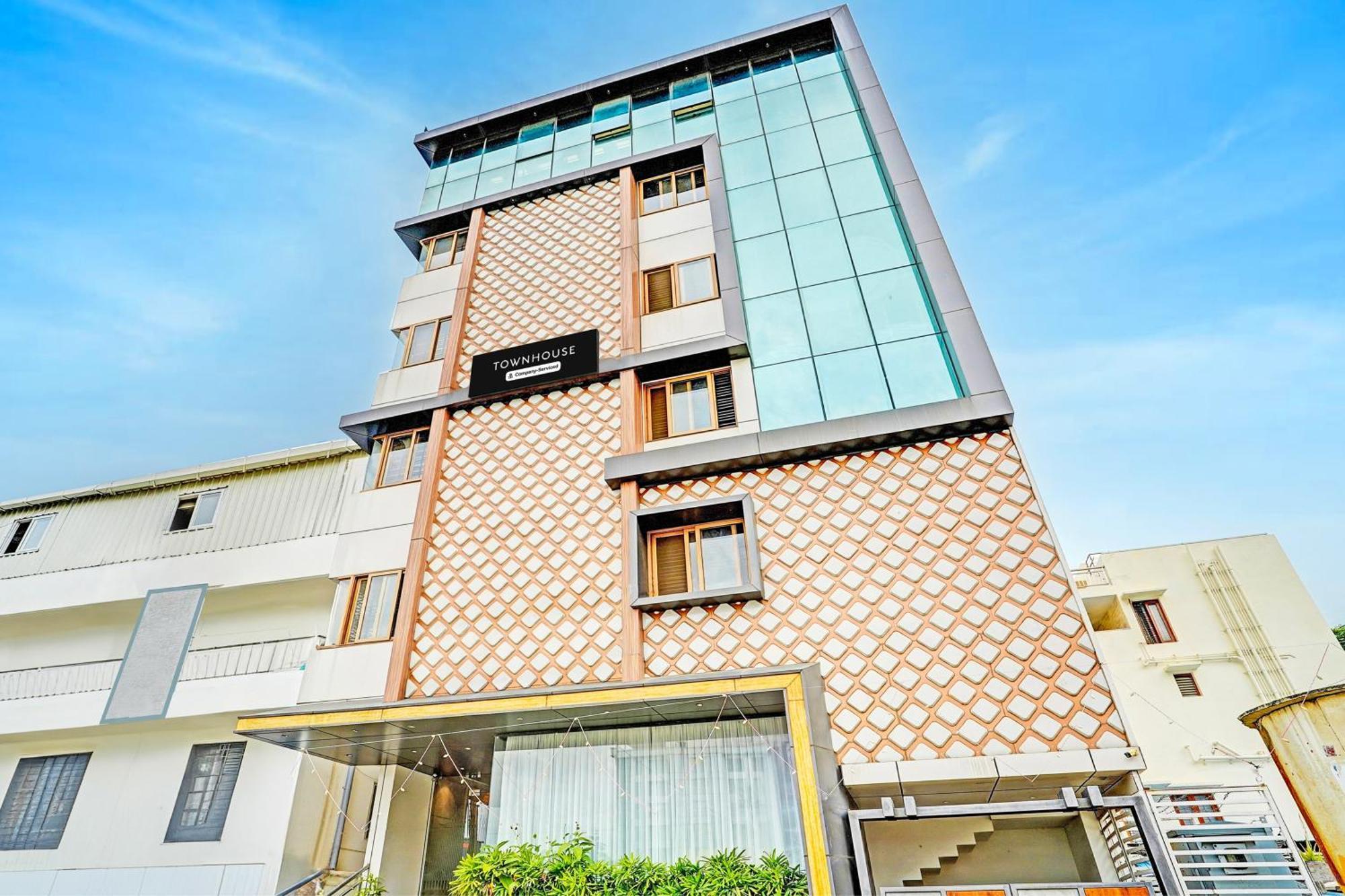 Super Townhouse Indiranagar Hotel Бангалор Екстериор снимка